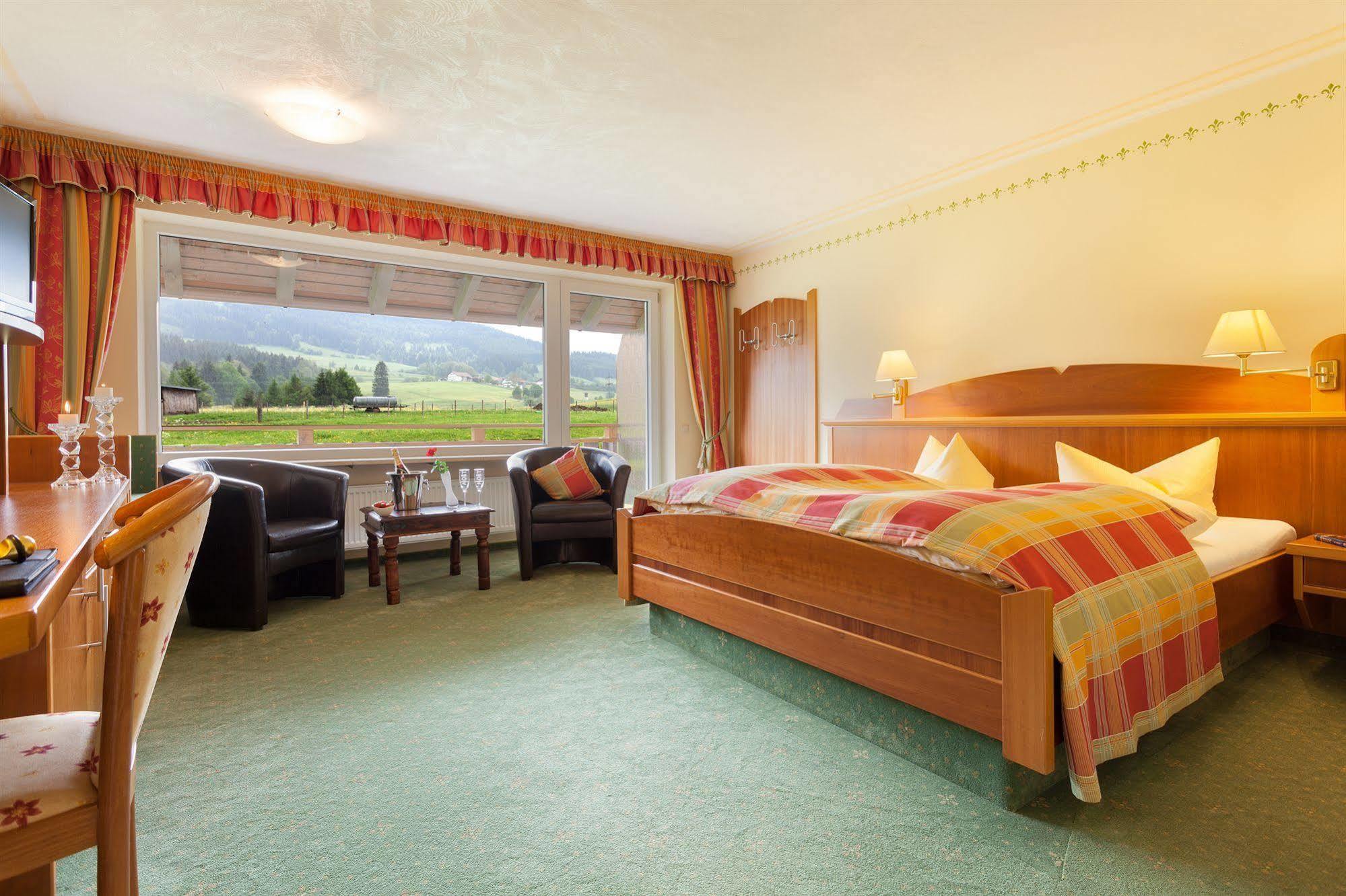 Hotel Nesselwanger Hof Eksteriør bilde